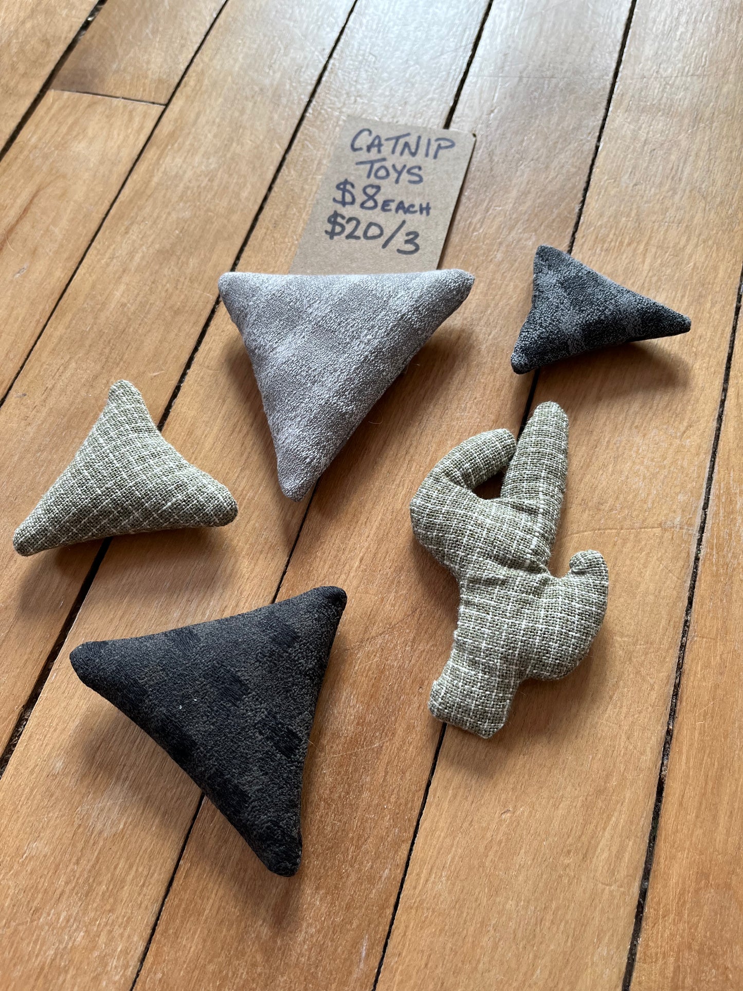 silver checkered triangle catnip toy