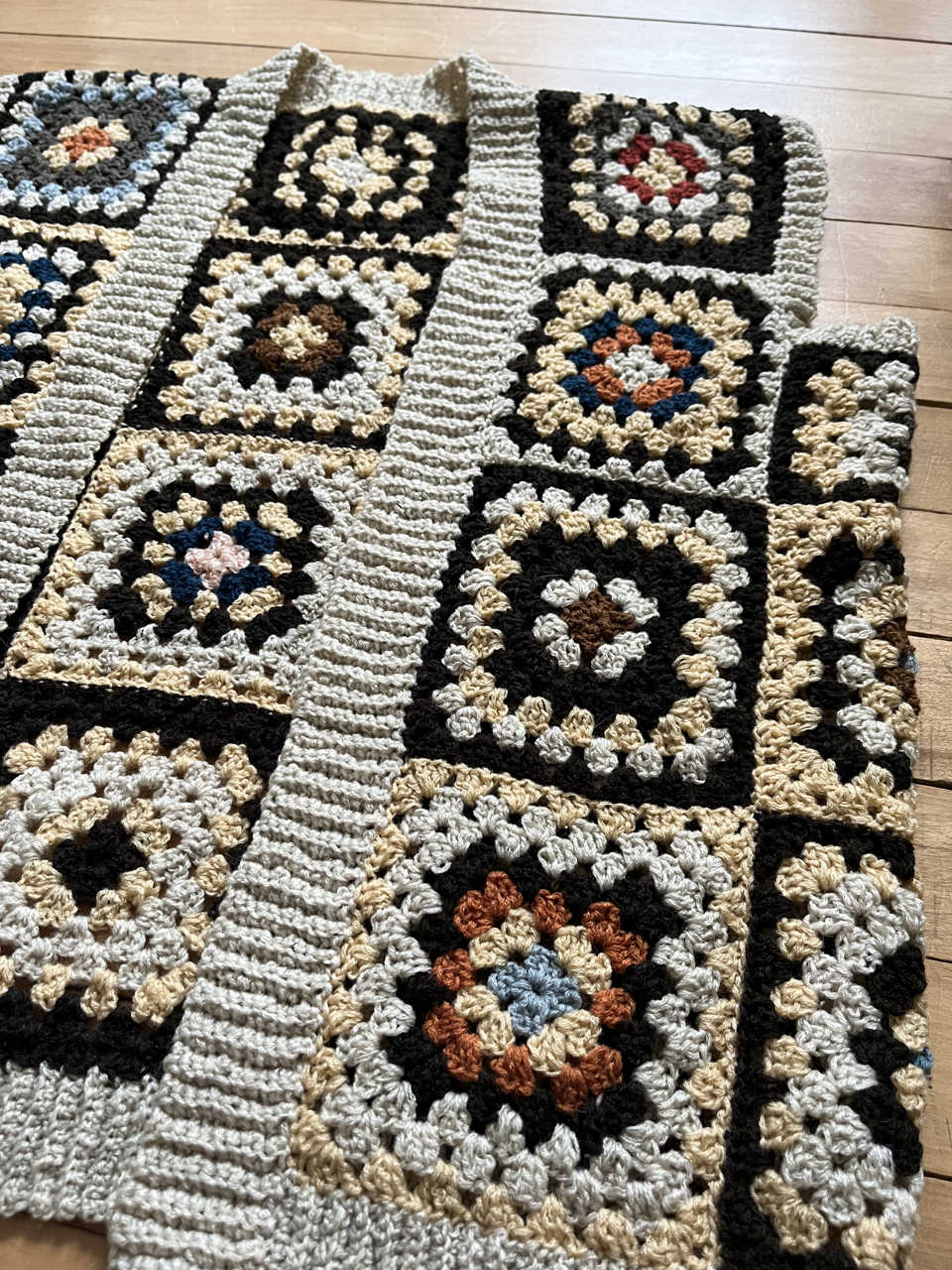 granny square vestigan