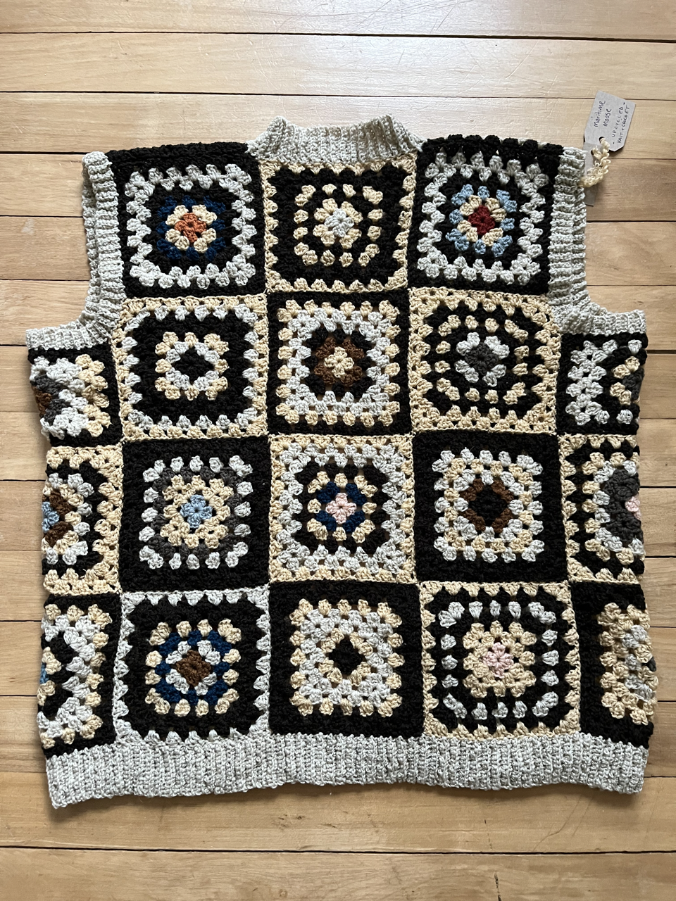 granny square vestigan